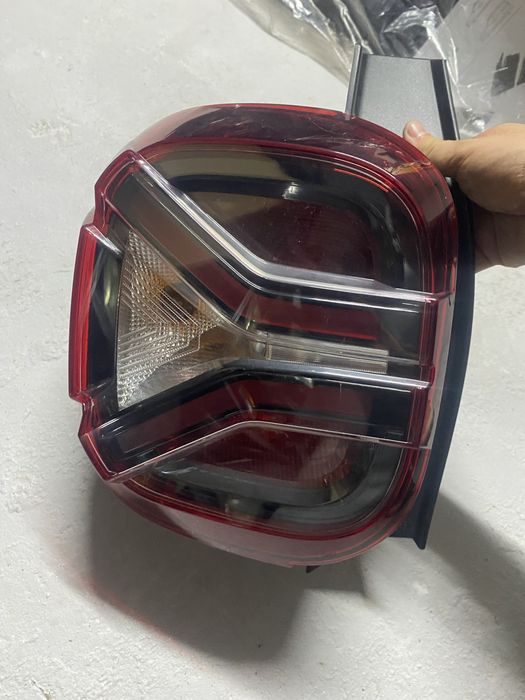 Vand Lampa Stop Tripla Dacia Duster Facelift 2022 + / partea stanga