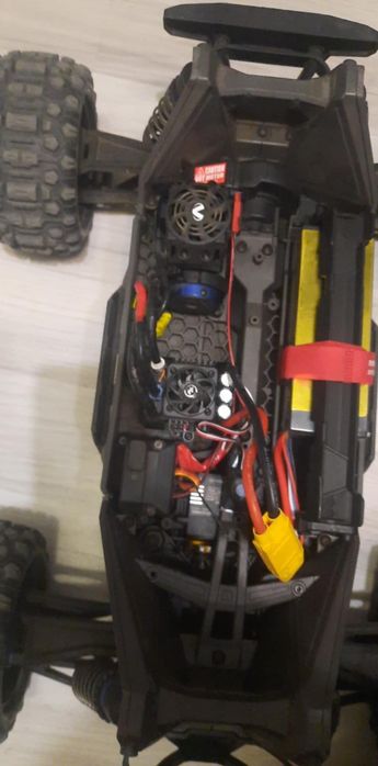Traxxas maxx v2 4s