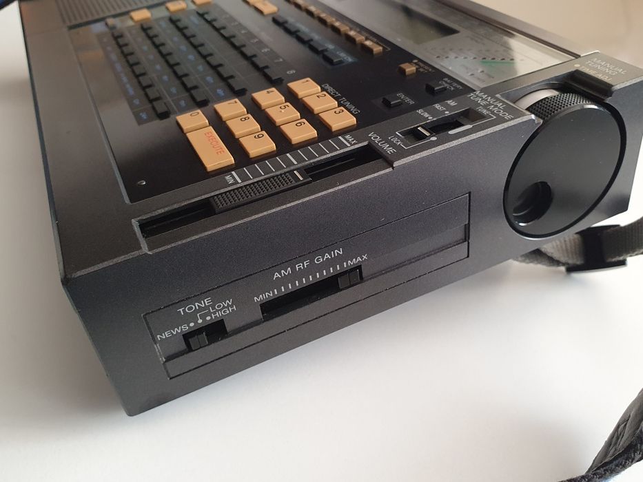 Sony ICF-2001D pentru cunoscatori