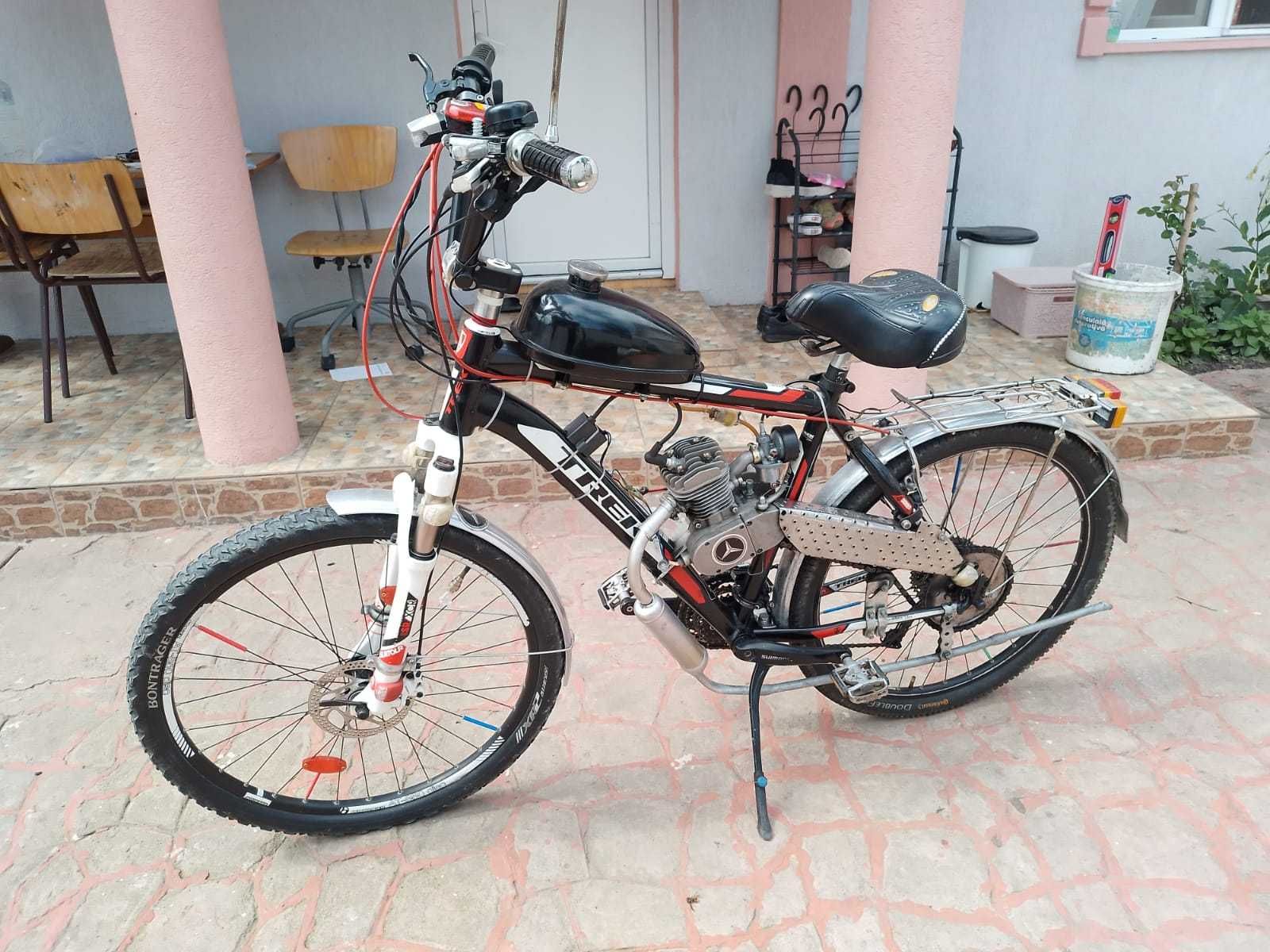 Vand bicicleta cu motor