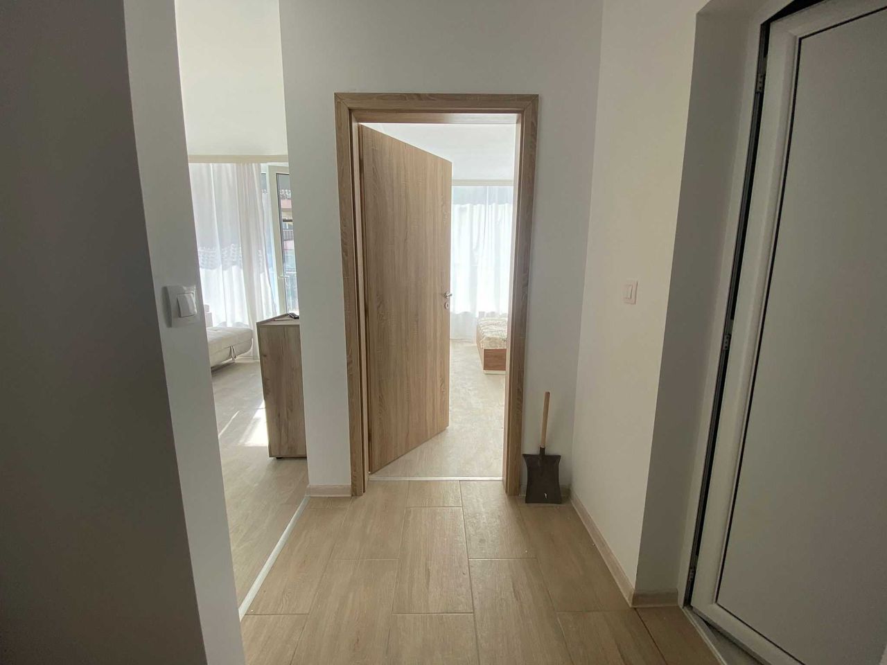 Продава се Двустаен апартамент в Варна, Възраждане 1 - 60 кв.м за 9 €/кв.м - Снимка #6