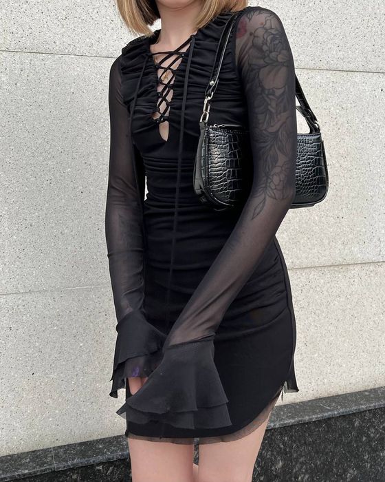 Платье со шнуровкой