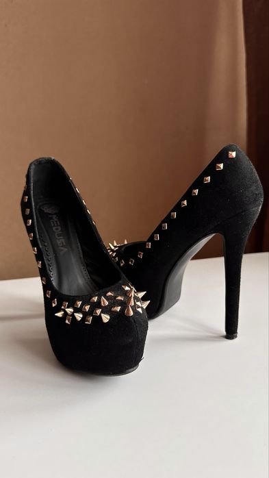 Туфтли босоножки 39р