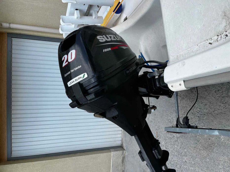 Двигател за лодка Suzuki Four Stroke 20