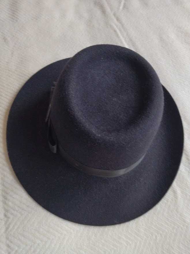 Дамска филцова шапка