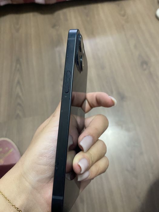 Продаю айфон 13 черного цвета