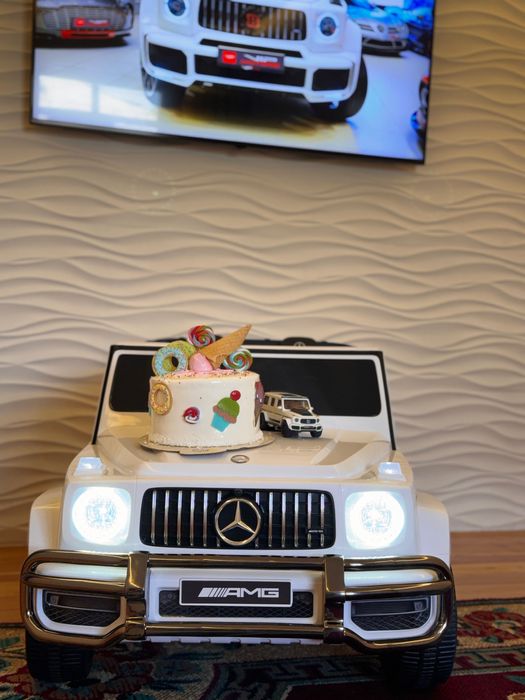 Mercedes AMG белый детский электромобиль