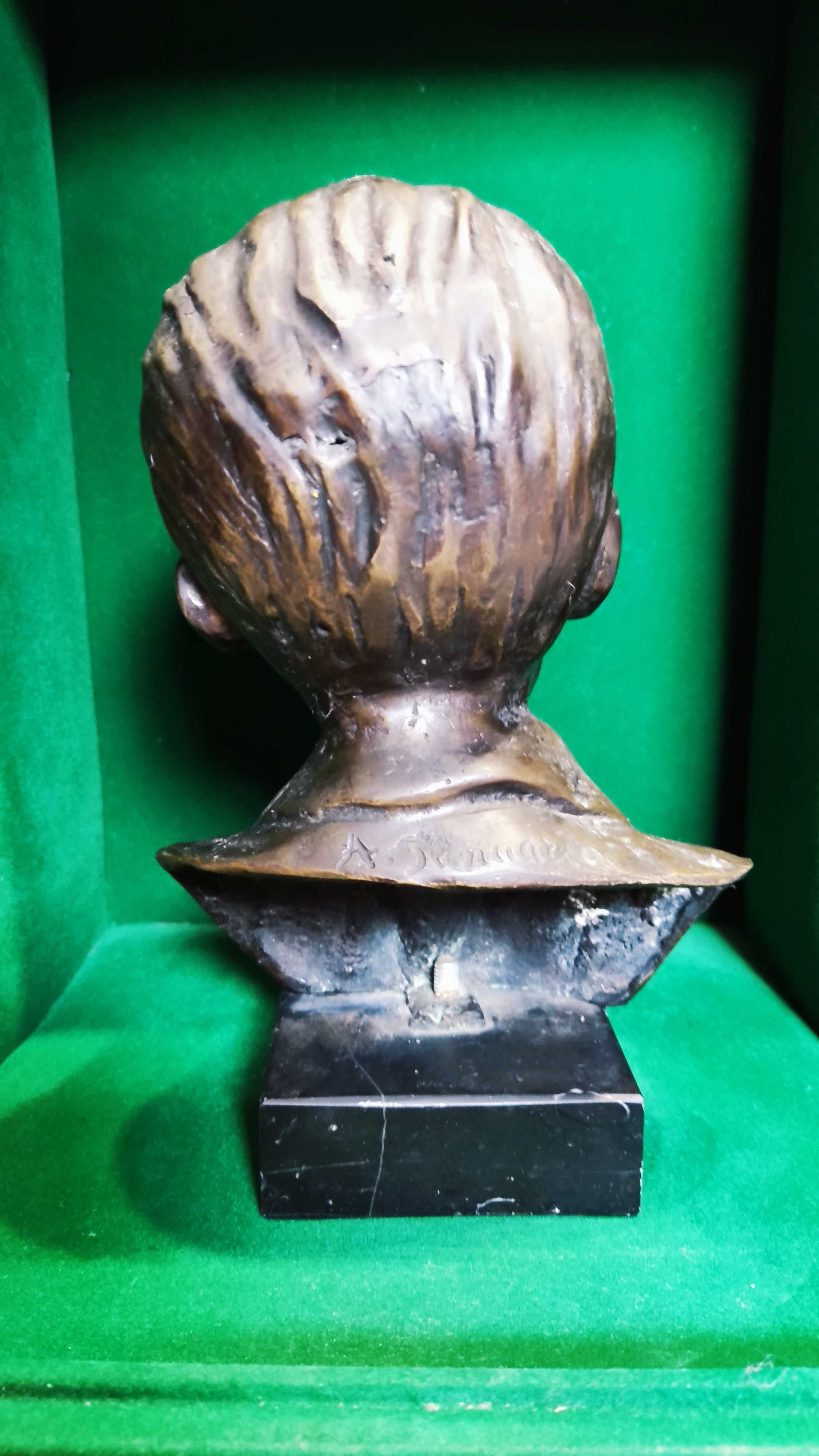 Statueta veche din bronz