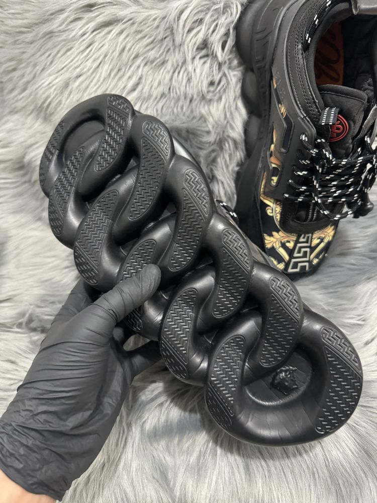 40-44 Versace Chain Reaction gold