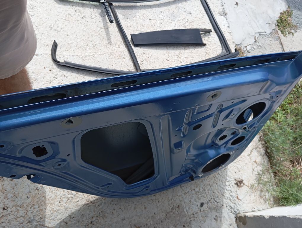 Ușa stânga spate Skoda Octavia 3