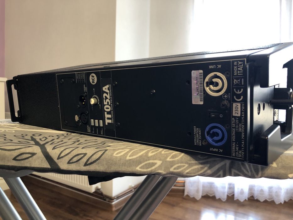 Vând RCF TT052 A -defectă