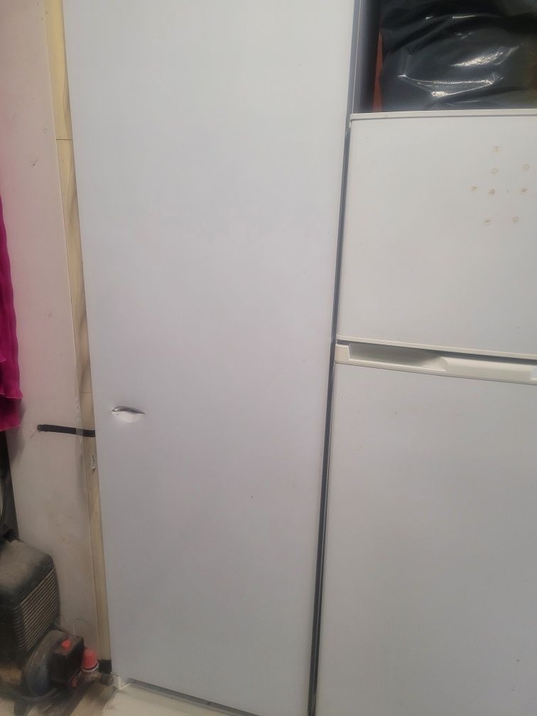 Продавам хладилник