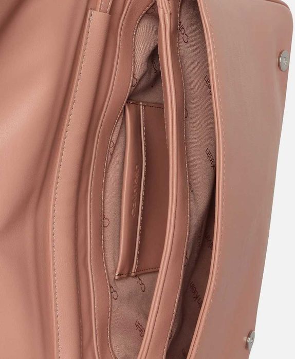 Оригинална чанта Calvin Klein