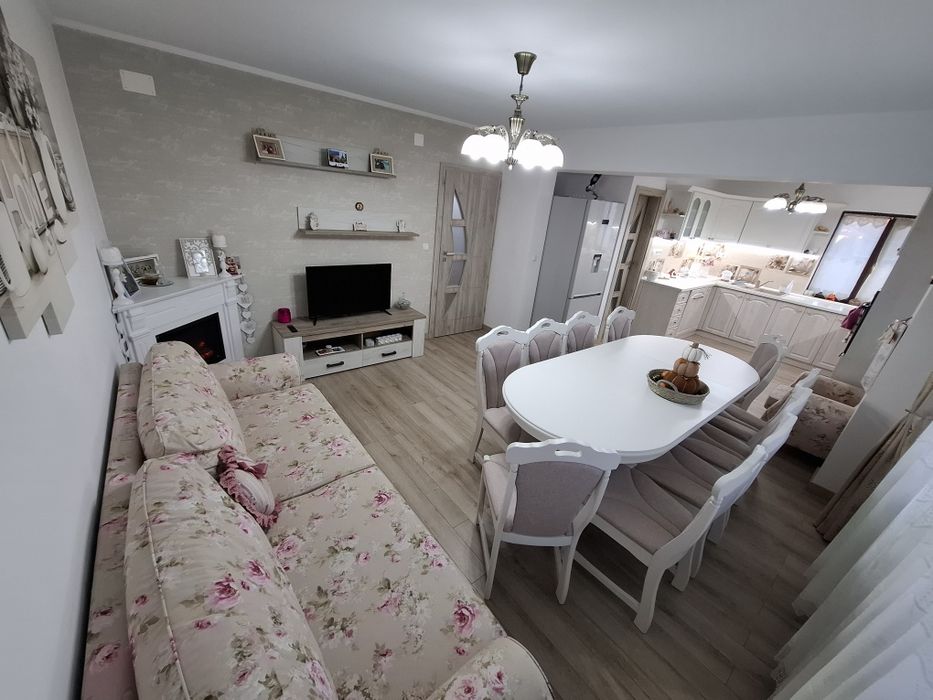 Vand casa complet mobilata si utilata la 2 km de Aqua President!