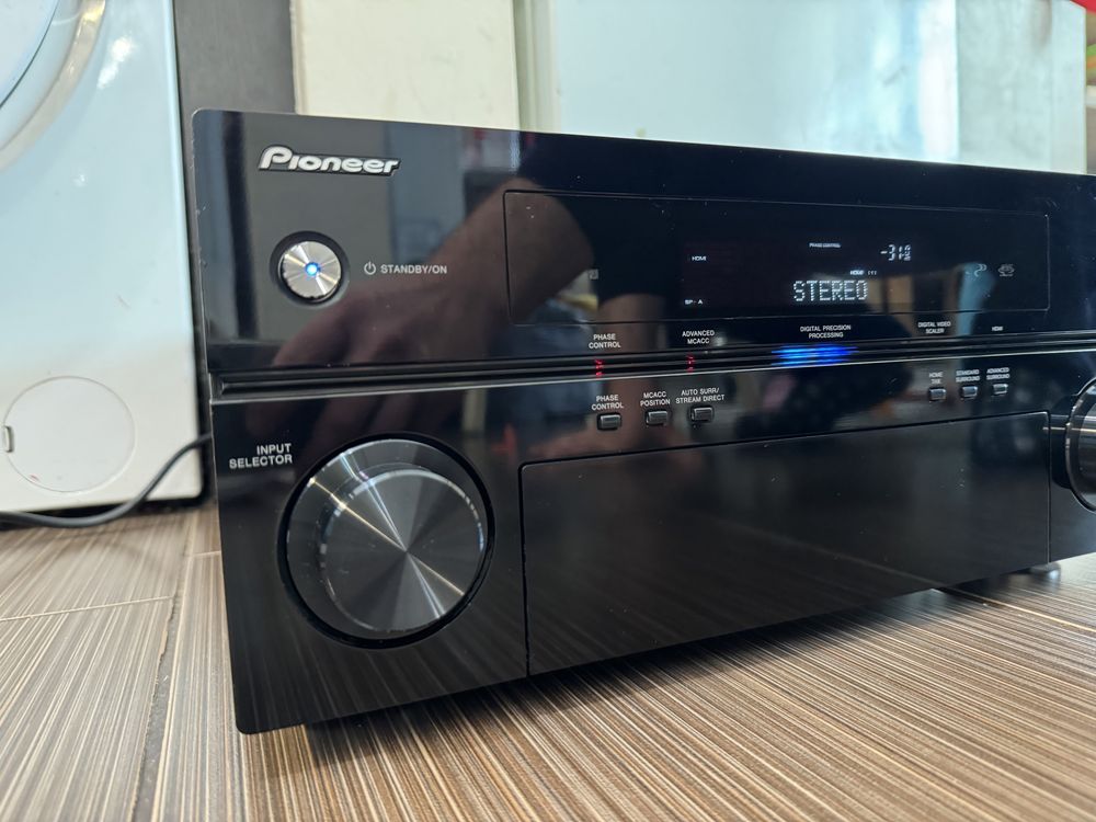 Pioneer VSX-LX70 ресивър