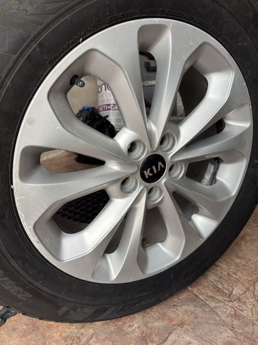 Диски с покрышками Nokian hakkapelita 8    235/60/18