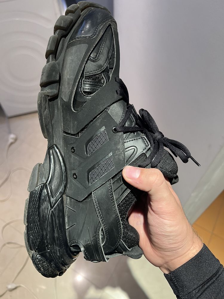 Balenciaga Track Black 44