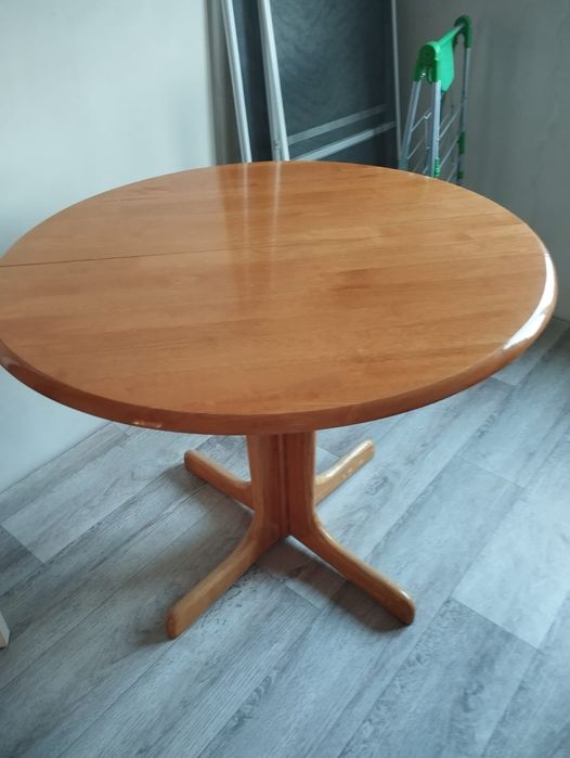 Стол обеденный круглый