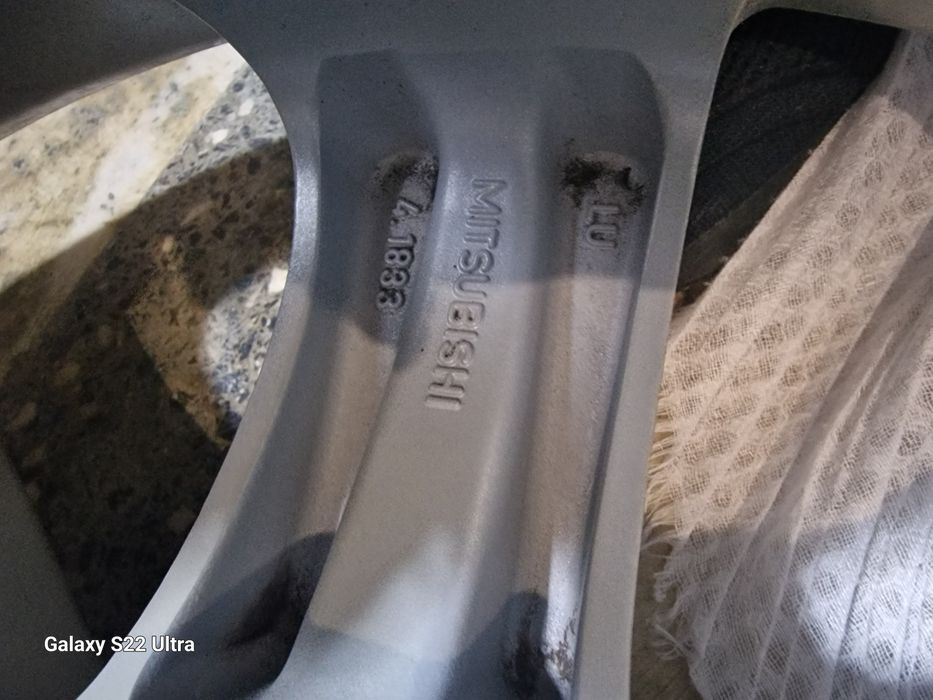 Mitsubishi 16 Volvo S40  4x114.3 67.1 Оригинални Замъка Ямбол