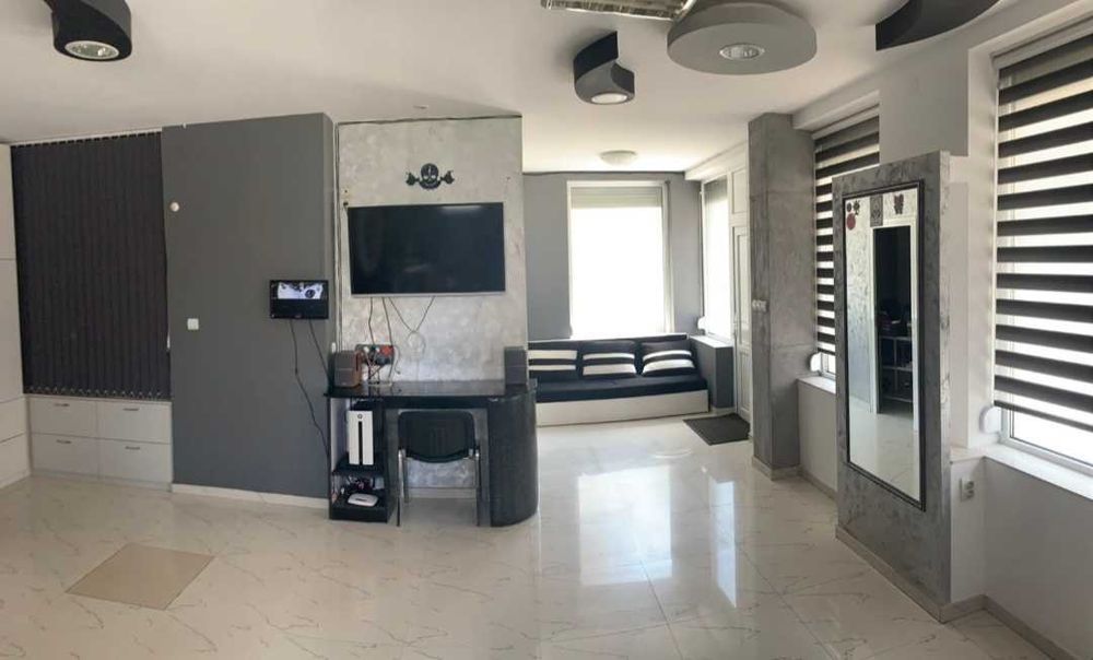 Продава се Магазин в Асеновград - 68 кв.м за 1470 €/кв.м - Снимка #1
