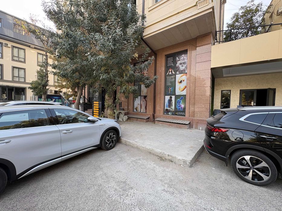 Срочно! Коммерческое помещение в Ц-5 — 267 м² в Центре.