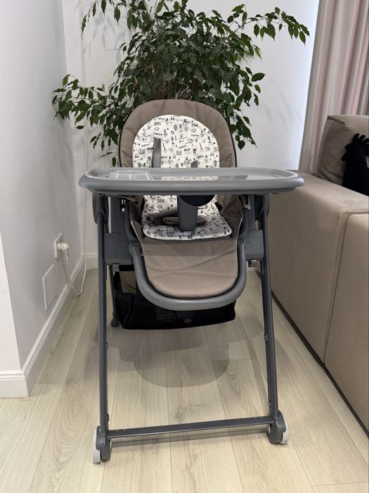 Scaunel de alimentatie bebe