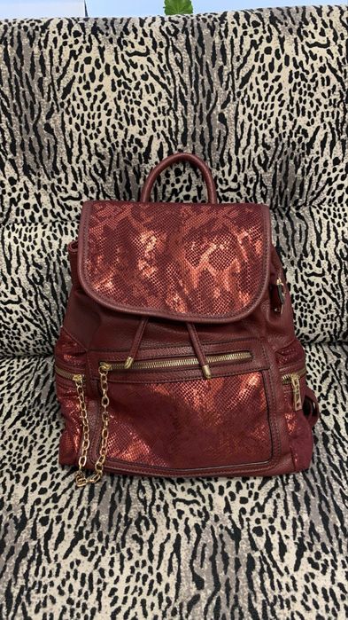 Продавам раница естествена кожа