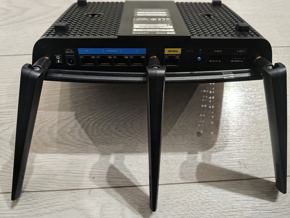 Рутер Linksys EA7500