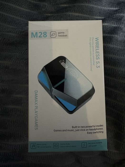 Продаю наушники М28 новые