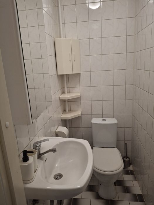 Свою 2-х комнатную квартиру в центре Ташкента (ориентир магазин ЦУМ)