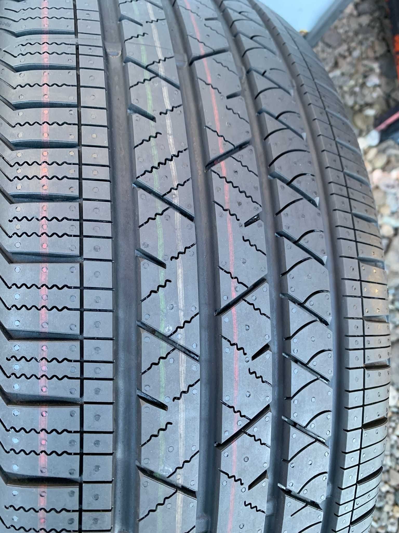 Anvelope Noi 255/60R19 Continental CrossContact LX Sport All Season