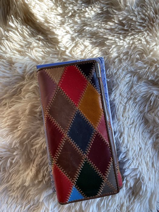 Кожени дамски портманета.