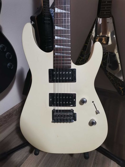 Chitarä Electricä Jackson