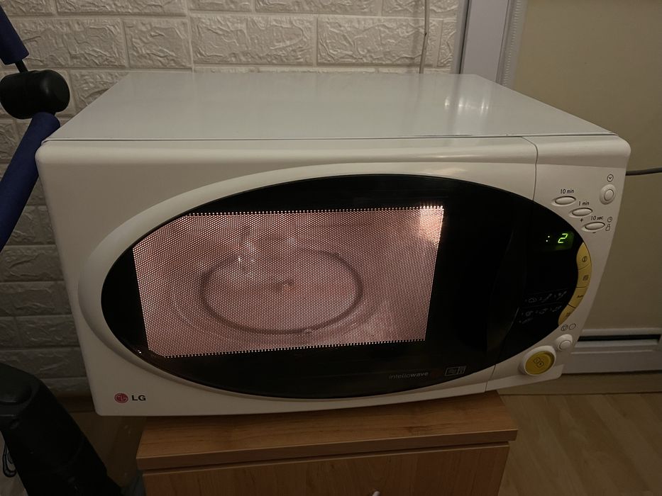 Микровълнова фурна LG