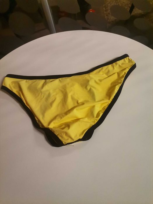 Vand chilot sexy pentru bărbați