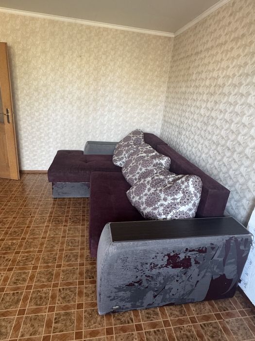Диван  в зал  бардовый 255 на 175