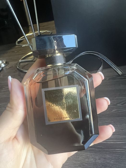 Parfum Vicroria’s Secret Bombshell Oud (original)