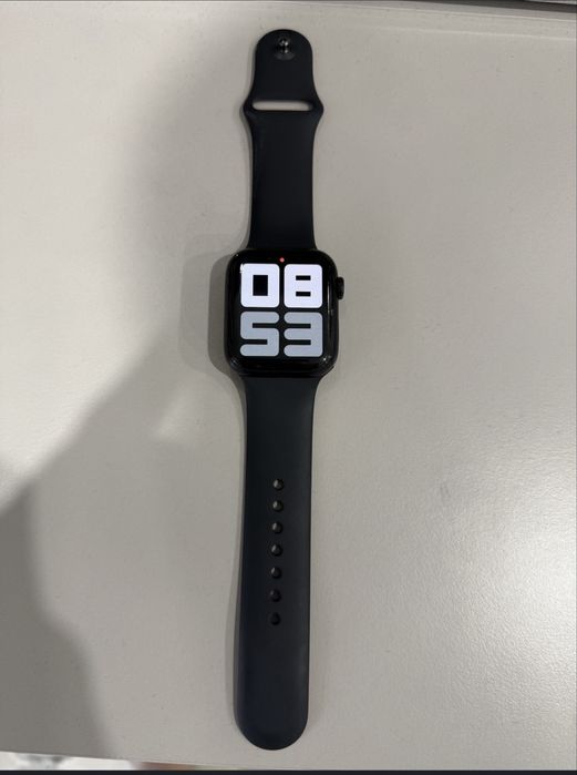 Продам Apple Watch 8 45mm
