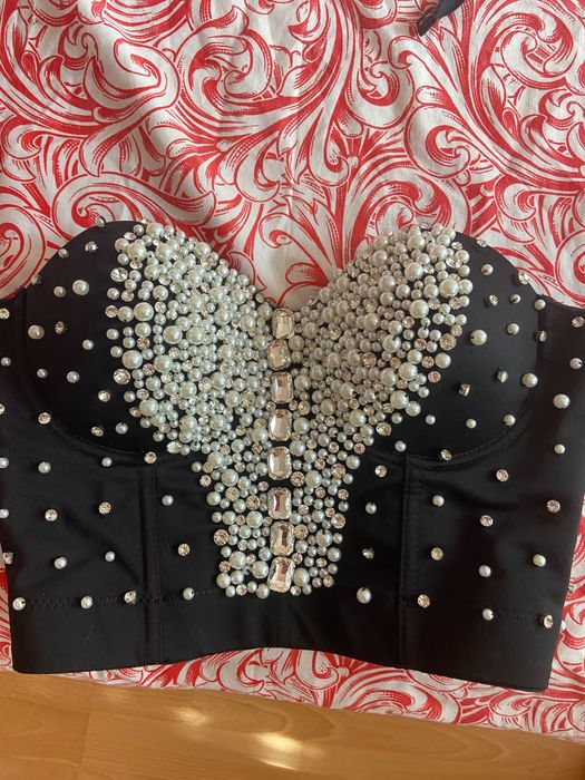 Топ с диаманти без презрамки