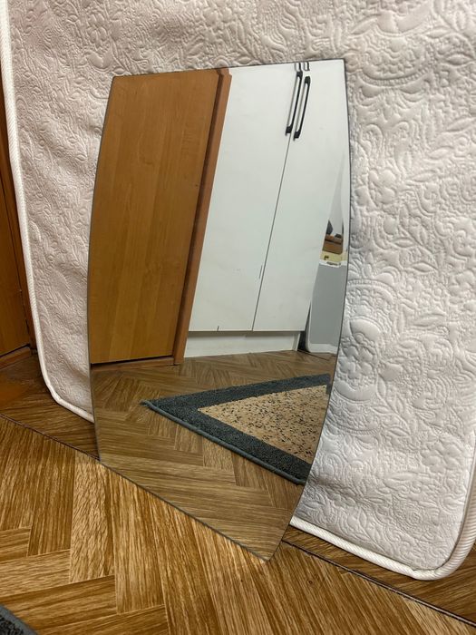 Зеркало небольшое