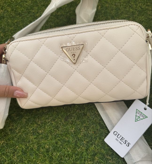 дамска чанта Guess