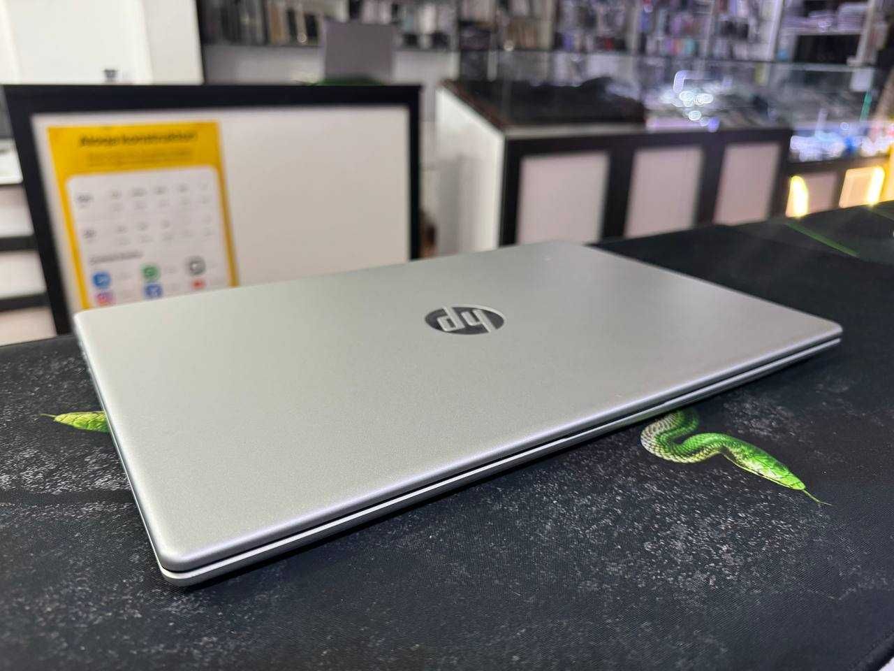 HP core i3 13 avlod