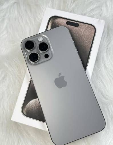 iPhone 15 Pro Max 256GB Natural Titanium отличное состояние