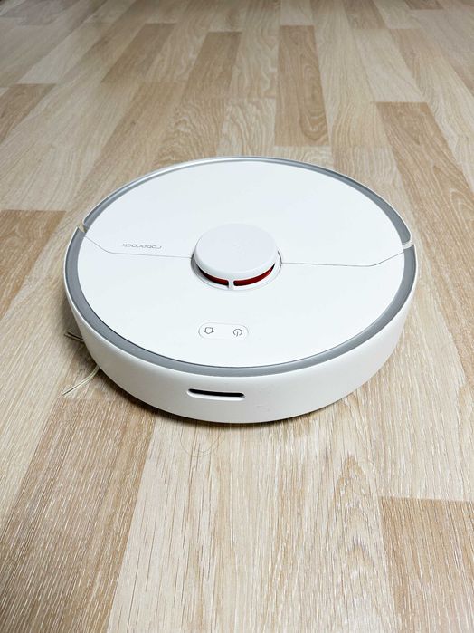 Roborock S6 Pure – Aspirator si mop, stare buna, functioneaza perfect
