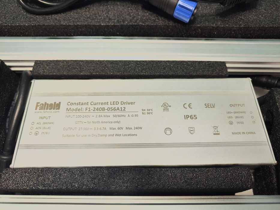 LES FLEURS 240W LED лампа за растения Full Spectrum
