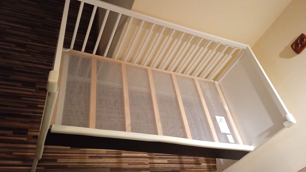 Patut bebe ikea cu saltea inclusa+husa impermeabila +2cearsafuri