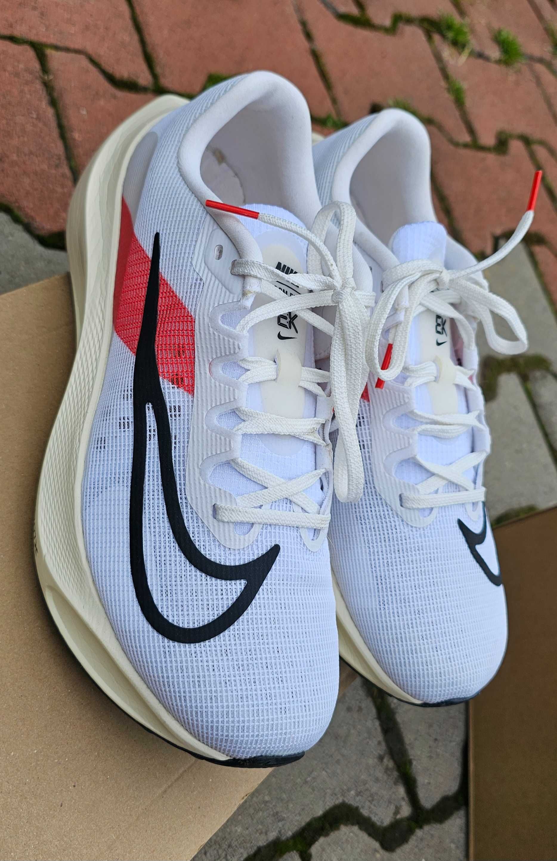 Vand Nike Zoom Fly 5