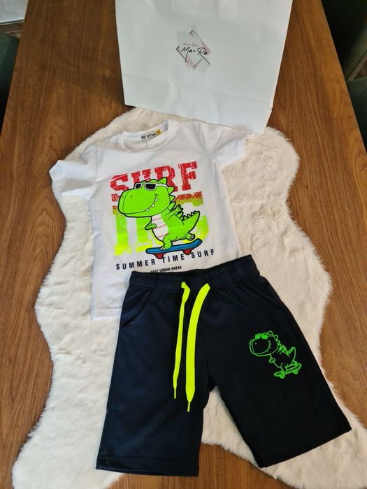 Спортни екипчета- тениска с къси панталони