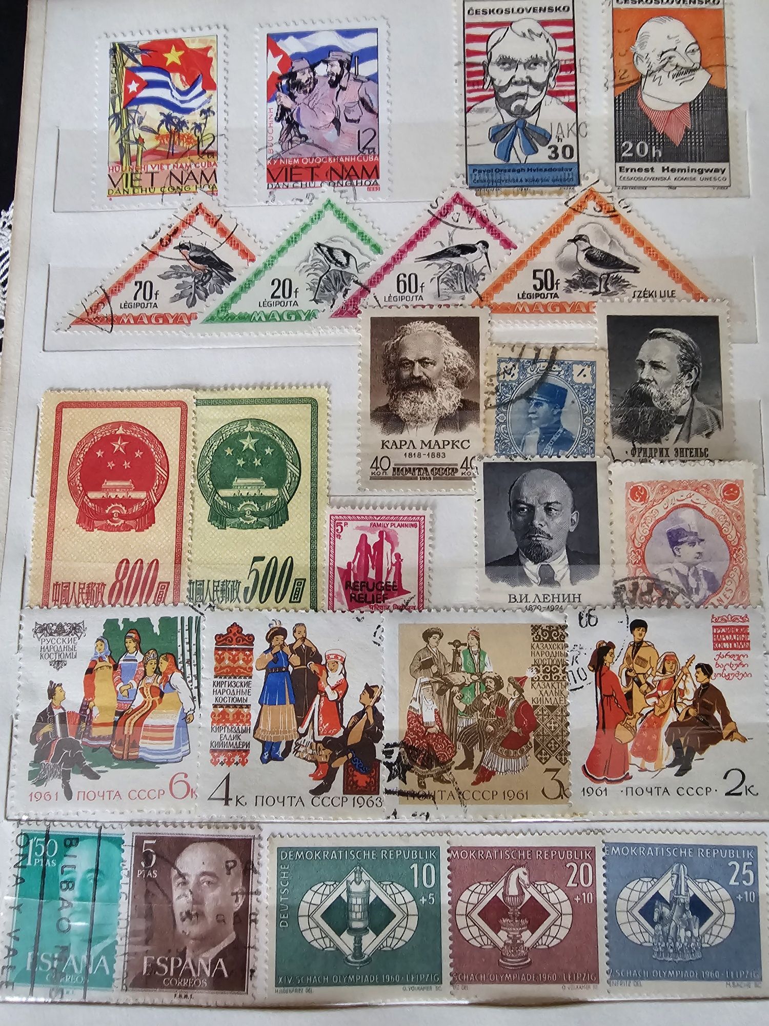 Продава колекция от марки