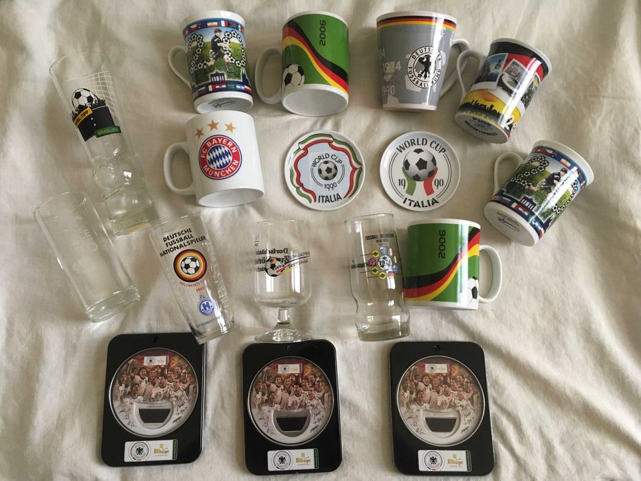 Lot pahare cani desfacatoare de bere cu tematica fotbal